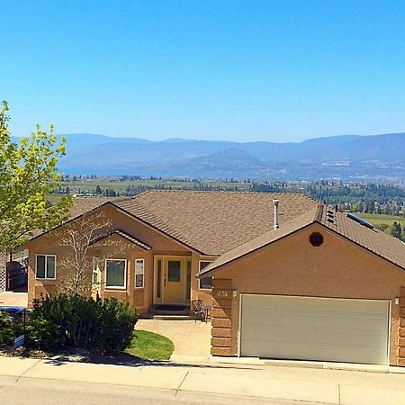 Acker Vacation Rentals Kelowna Exterior photo