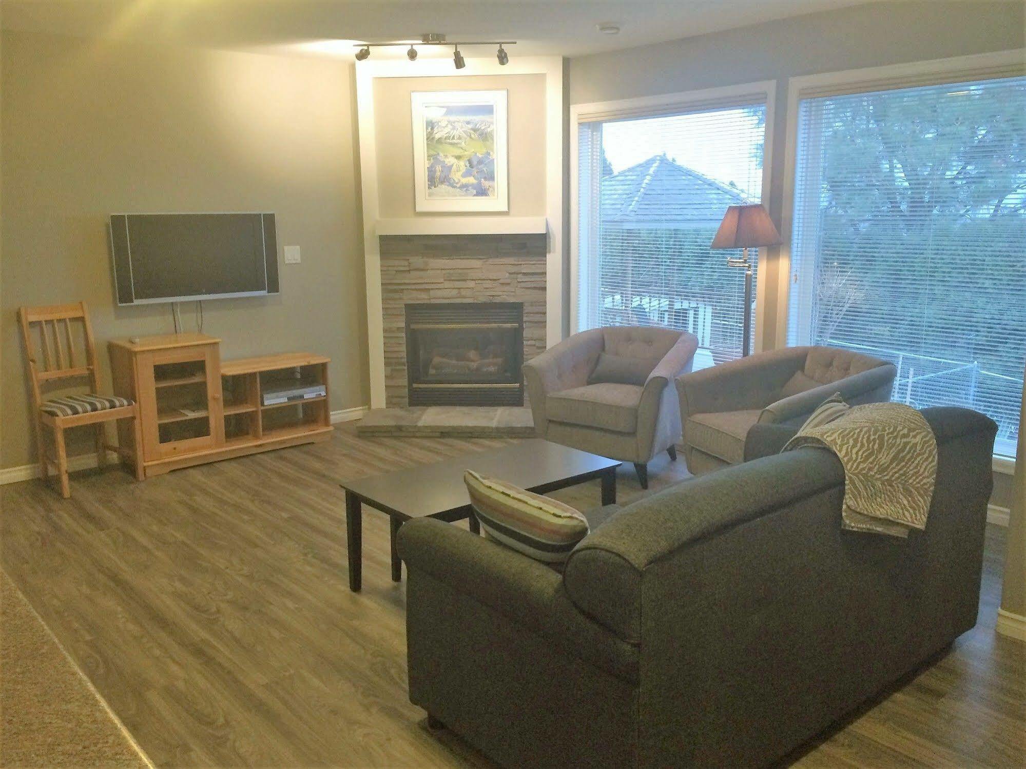 Acker Vacation Rentals Kelowna Exterior photo
