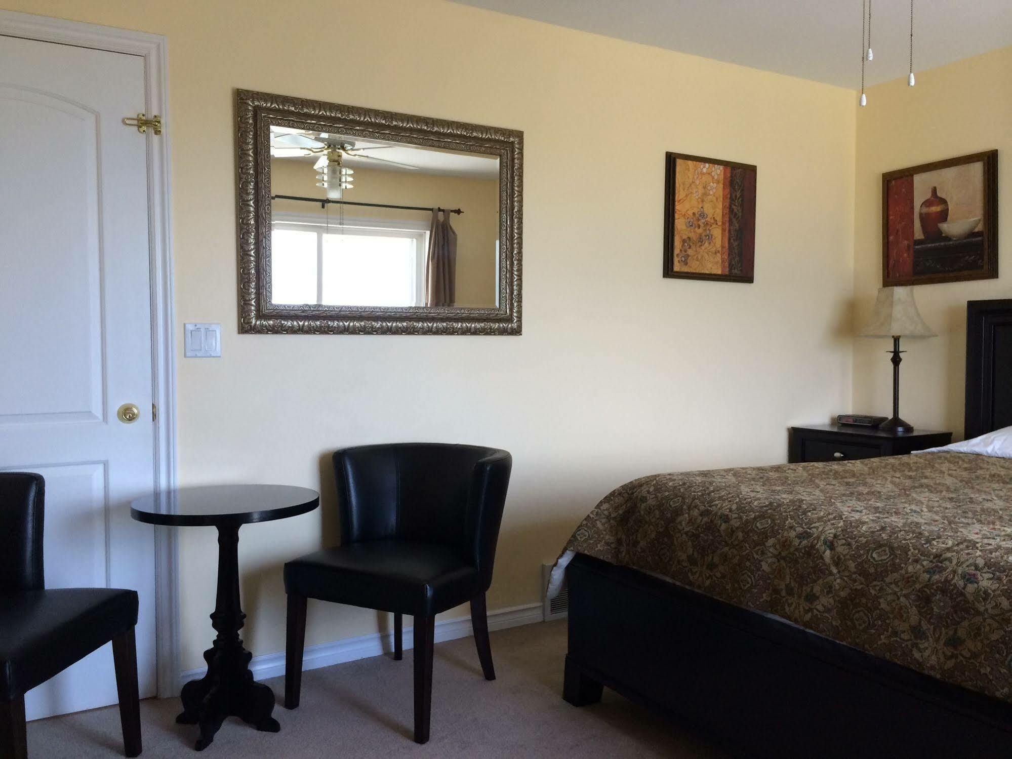 Acker Vacation Rentals Kelowna Exterior photo